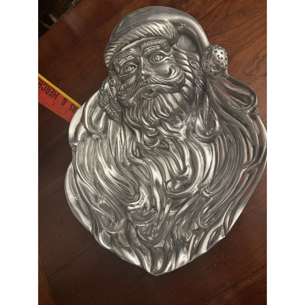 Vintage International Silver Co. Christmas Holiday Large Santa Claus Dish‎